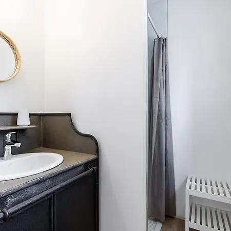 Contemporaine A Saint-trojan A Moins De 200 * Saint-Trojan-les-Bains