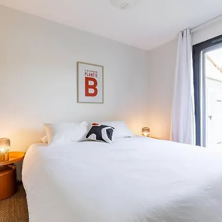 Contemporaine A Saint-trojan A Moins De 200 Saint-Trojan-les-Bains